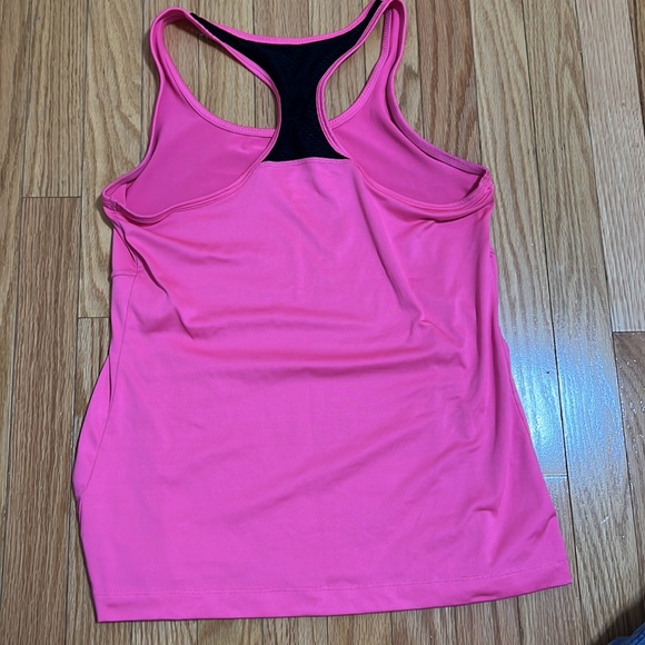 Pink Workout Tanktop - Picture 2 of 2
